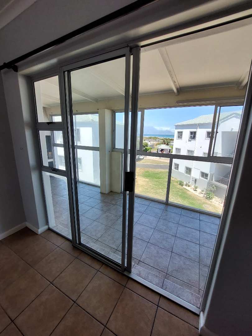 To Let 1 Bedroom Property for Rent in Big Bay Western Cape